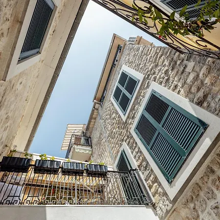 Guesthouse Villa Stari Grad-3